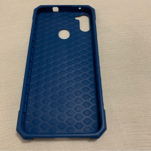 Samsung Galaxy A11 | Tuff Rugged Protective Case Metro by T-Mobile - Picture 3 of 13